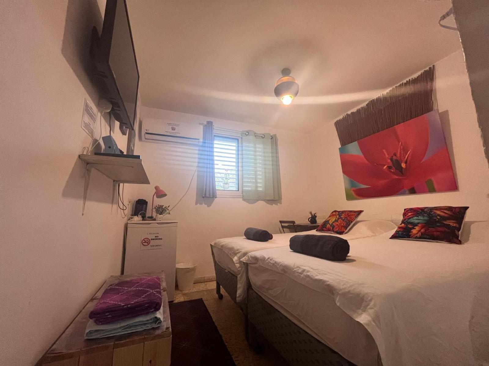 The Lowest Place On Earth B&B Neot HaKikar Exterior photo